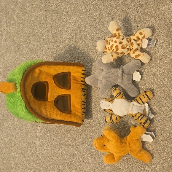 Unipak Safari Animal Plush Backpack With 4 Animal Finger Puppets - Picture 8 of 8